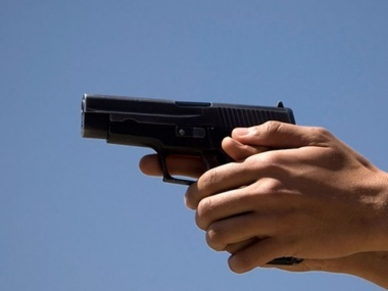 Неизвестный ранил Файнгольда