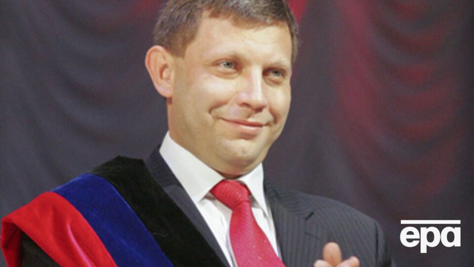 Захарченко утверждает, что аэропорт под контролем боевиков, и украинским войскам не удалось его отбить