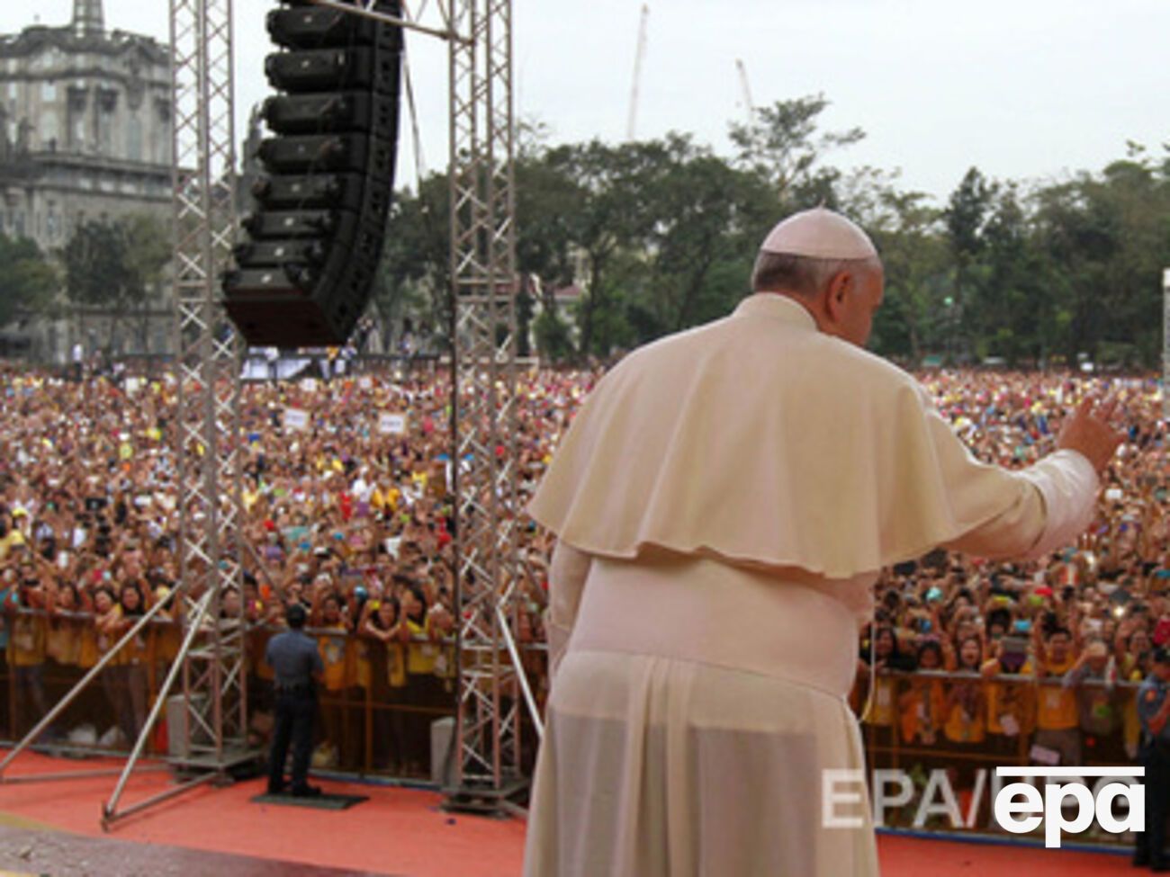 Миллионы католиков пришли послушать папу римского