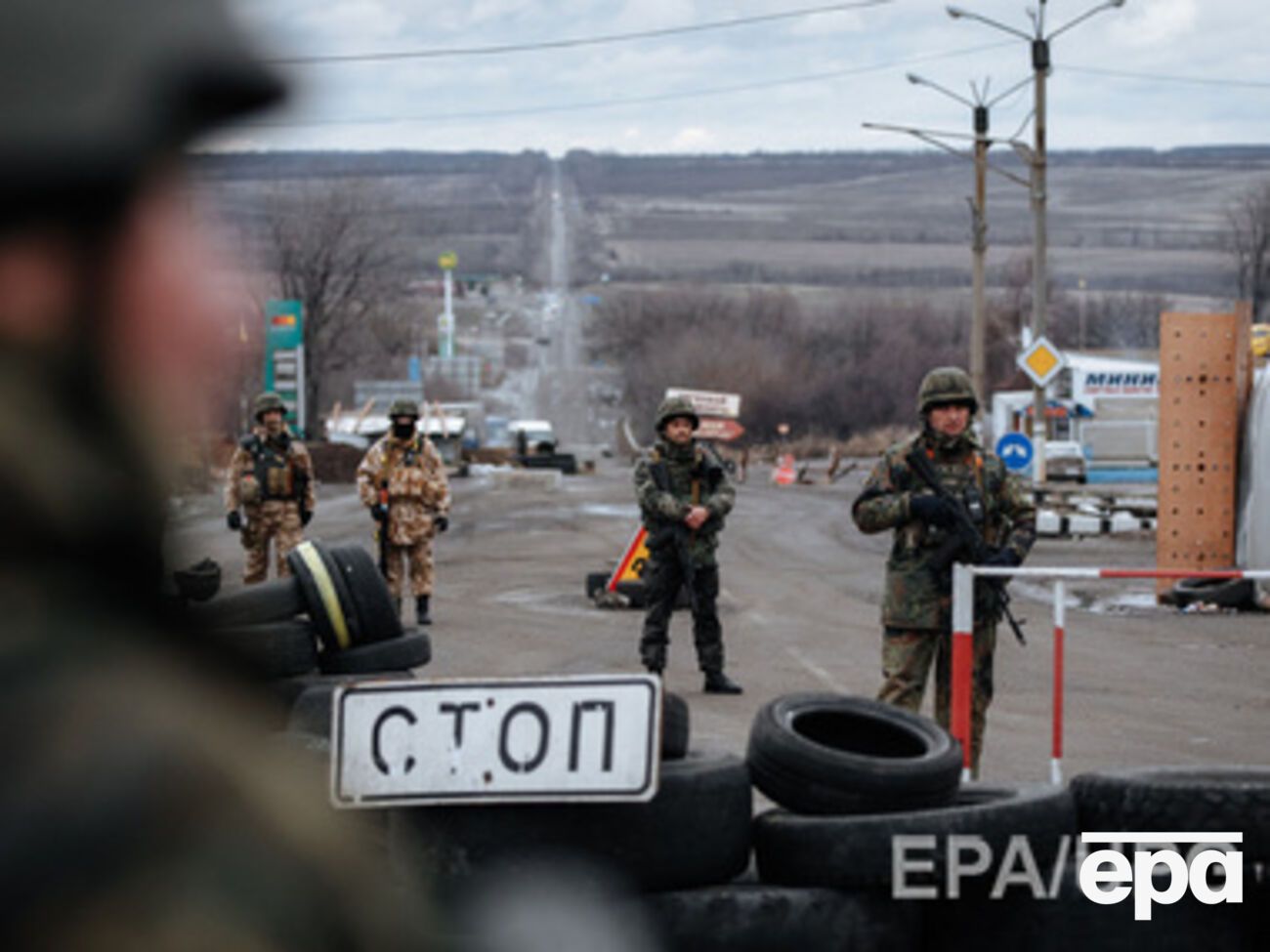 Перекрывать выезд и въезд в зону АТО не нужно, считает Кихтенко