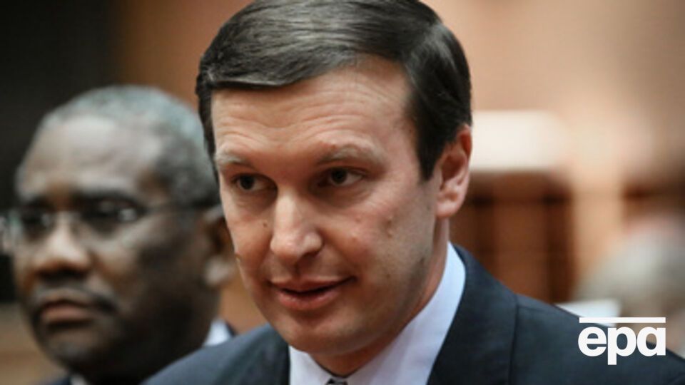 Мерфи призывает США начать поставки оборонительного вооружения в Украину