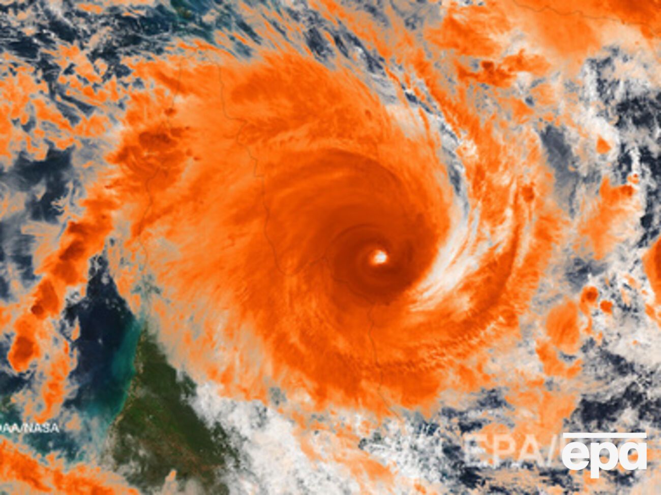 Западному побережью Австралии угрожает циклон