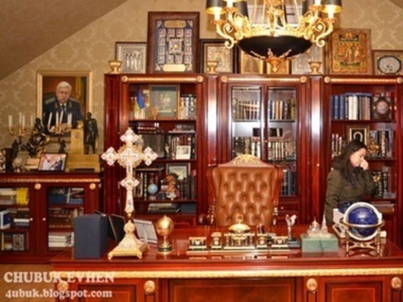 "Is not he insane – so much gold here!" Ukrainians were outraged with the luxury in Pshonka's house