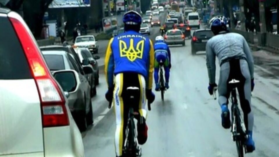 Крымских спортсменов попросили не носить одежду с украинской символикой