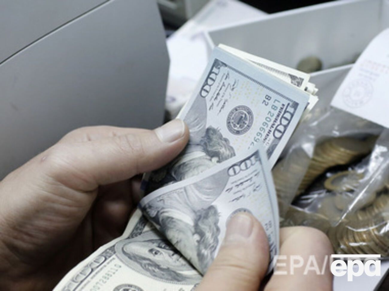 Доллар в Украине все больше дорожает