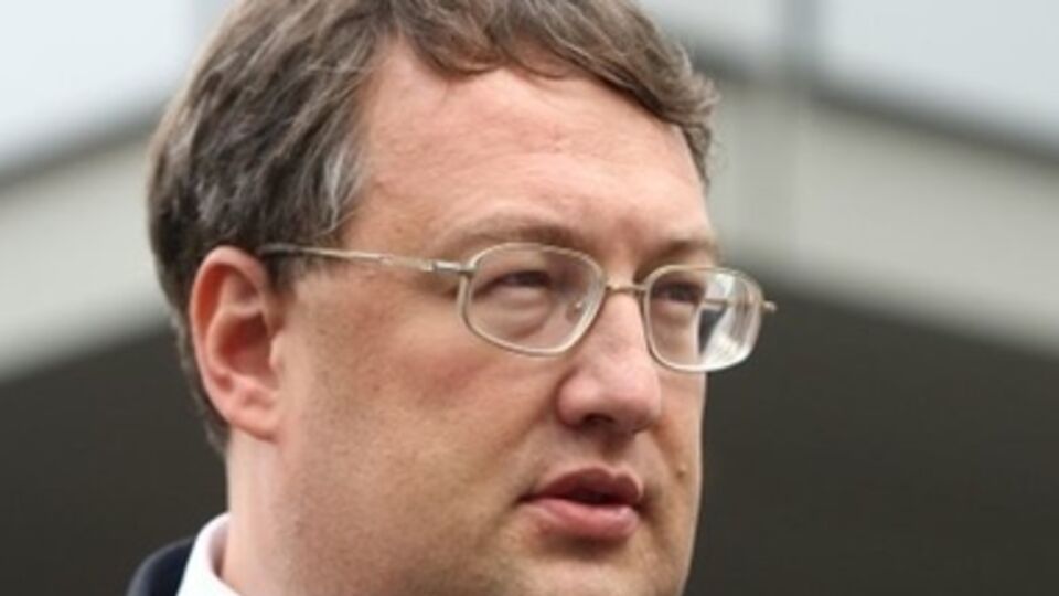 Gerashchenko: The Donetsk airport has become a symbol of fight of the Ukrainians for freedom and independence, therefore Putin and the terrorists force it back