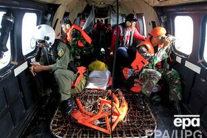 В Индонезии продолжаются поиски тел погибших в авиакатастрофе лайнера AirAsia. Фоторепортаж