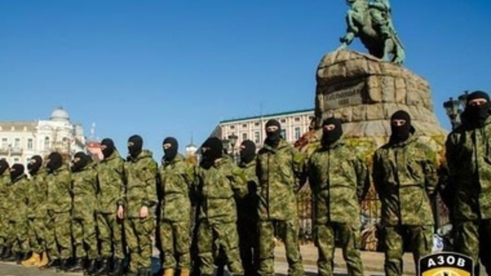 Новобранцы "Азова" отправятся в зону АТО с Михайловской площади