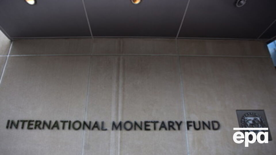 МВФ "не впечатлен" падением цен на нефть