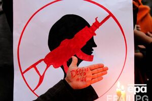 По словам террориста, японские заложники могут заплатить жизнью за поддержку японского правительства, которую оно оказывает антитеррористической коалиции, возглавляемой США