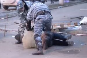 По данным очевидцев, 19 февраля 2014 года харьковская милиция применяла силу к протестующим