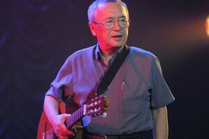 Юлий Ким: Из кухонных разговоров как раз и создается атмосфера противостояния правящему режиму, что, конечно, скажется на итогах каких-то выборов. Я в этом уверен