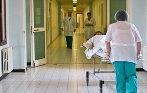 По заявлениям руководства террористов, ощущается нехватка квалифицированного медперсонала и медикаментов, а также специализированного медицинского оборудования, необходимого для лечения боевых ранений