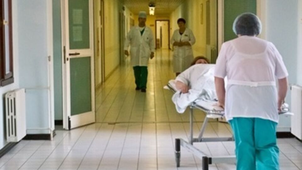 По заявлениям руководства террористов, ощущается нехватка квалифицированного медперсонала и медикаментов, а также специализированного медицинского оборудования, необходимого для лечения боевых ранений