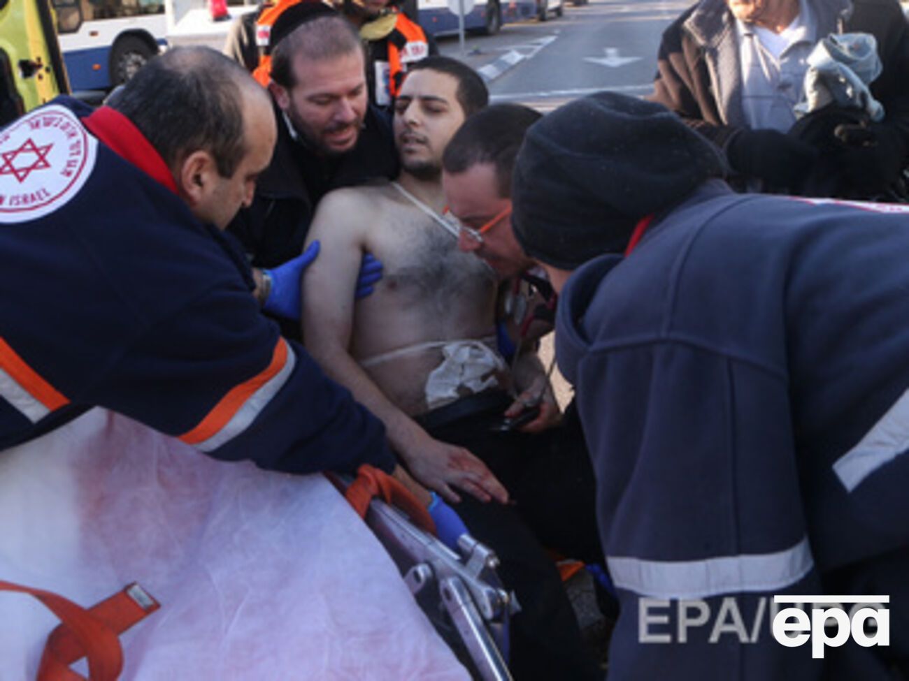 В результате нападения ранены девять человек