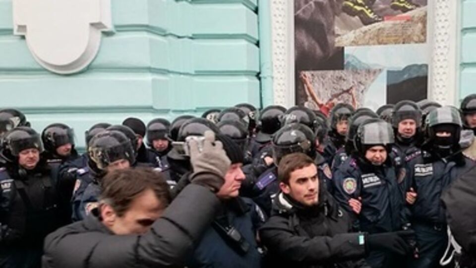 У здания мэрии Харькова проходят три пикета