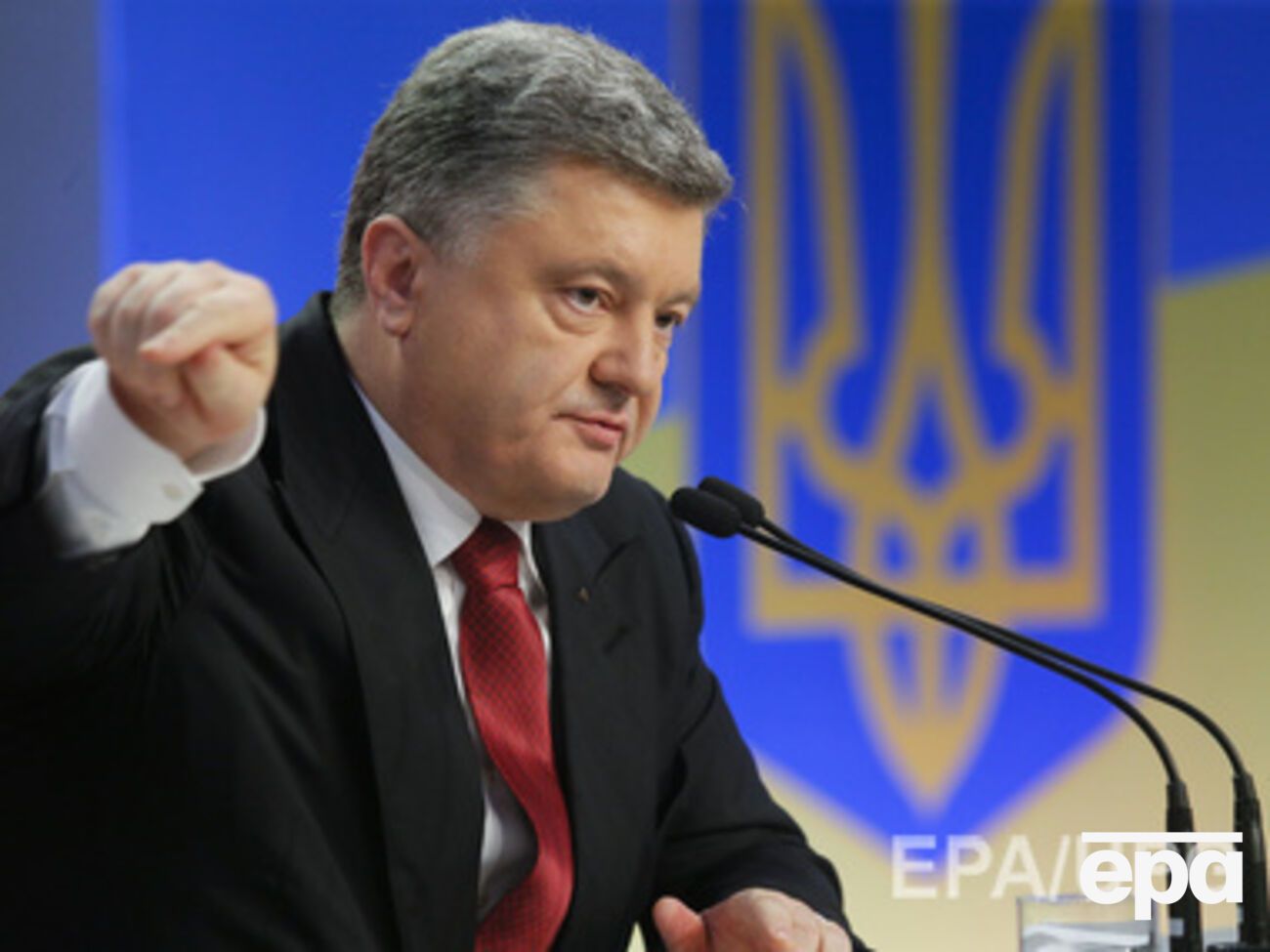 Петр Поршенко заявил, что ситуация на востоке Украины ухудшается