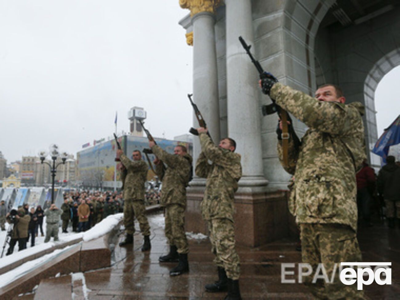 На Майдане простились с погибшим бойцом "Айдара". Фоторепортаж