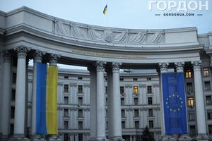 МИД Украины потребовал от РФ объяснений по поводу военных на границе