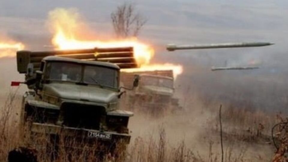 Боевики обстреливают населенные пункты и позиции ВСУ из реактивных систем залпового огня