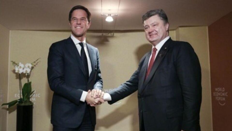 Марк Рютте и Петр Порошенко провели переговоры в Давосе