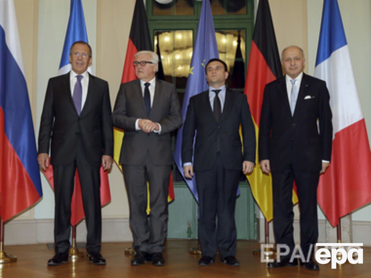 Главы МИД призвали контактную группу собраться как можно скорее