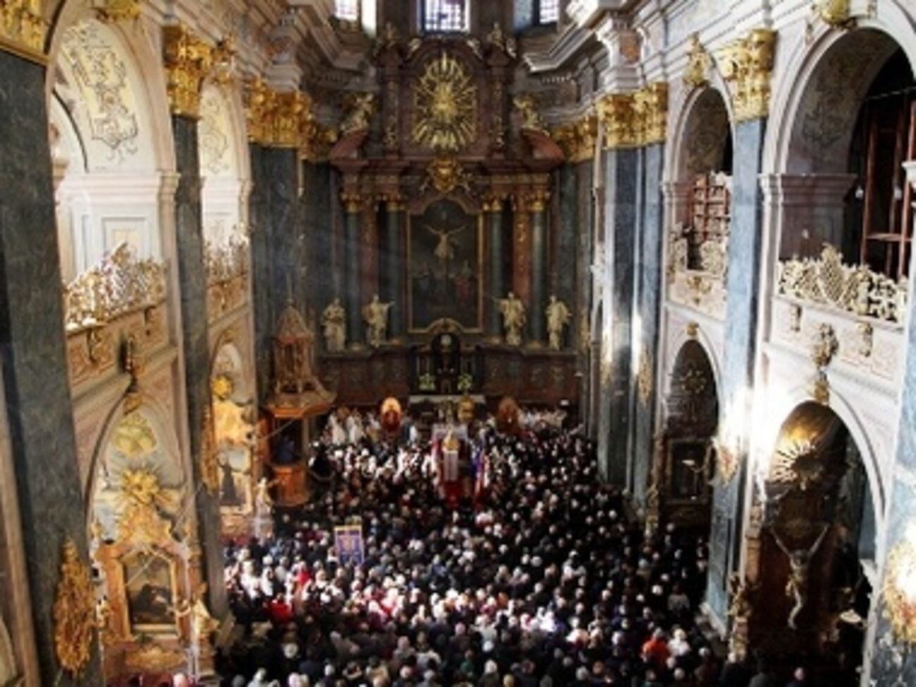 В молитве примут участие общественные активисты, представители местных властей, армянской общины и белорусской общины, родственники погибших