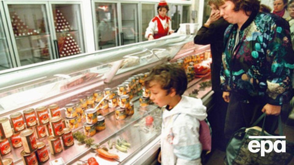 Комментарий заместителя премьера противоречит ранее появившейся информации о намерениях России возобновить торговые отношения с ЕС из-за "высоких цен" на эквивалентные европейским товары российского производства