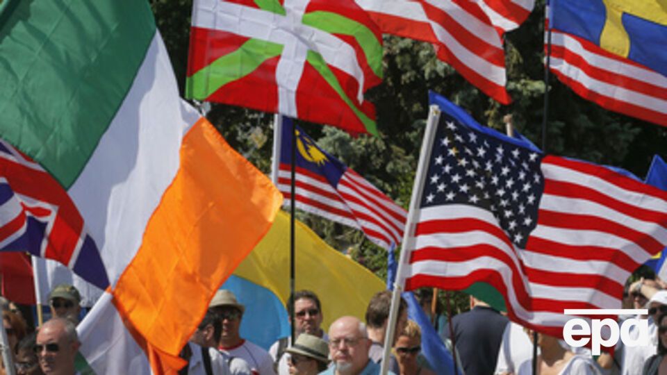 По результатам опроса первое место поделили между собой конфликт на востоке Украины и глобальный терроризм, набрав по 26%