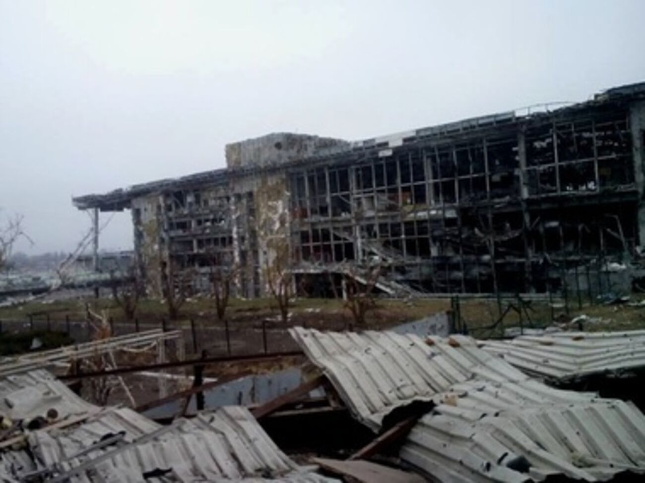 "Киборгов" могли отравить газом