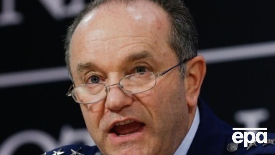 НАТО хочет коммуницировать с Россией