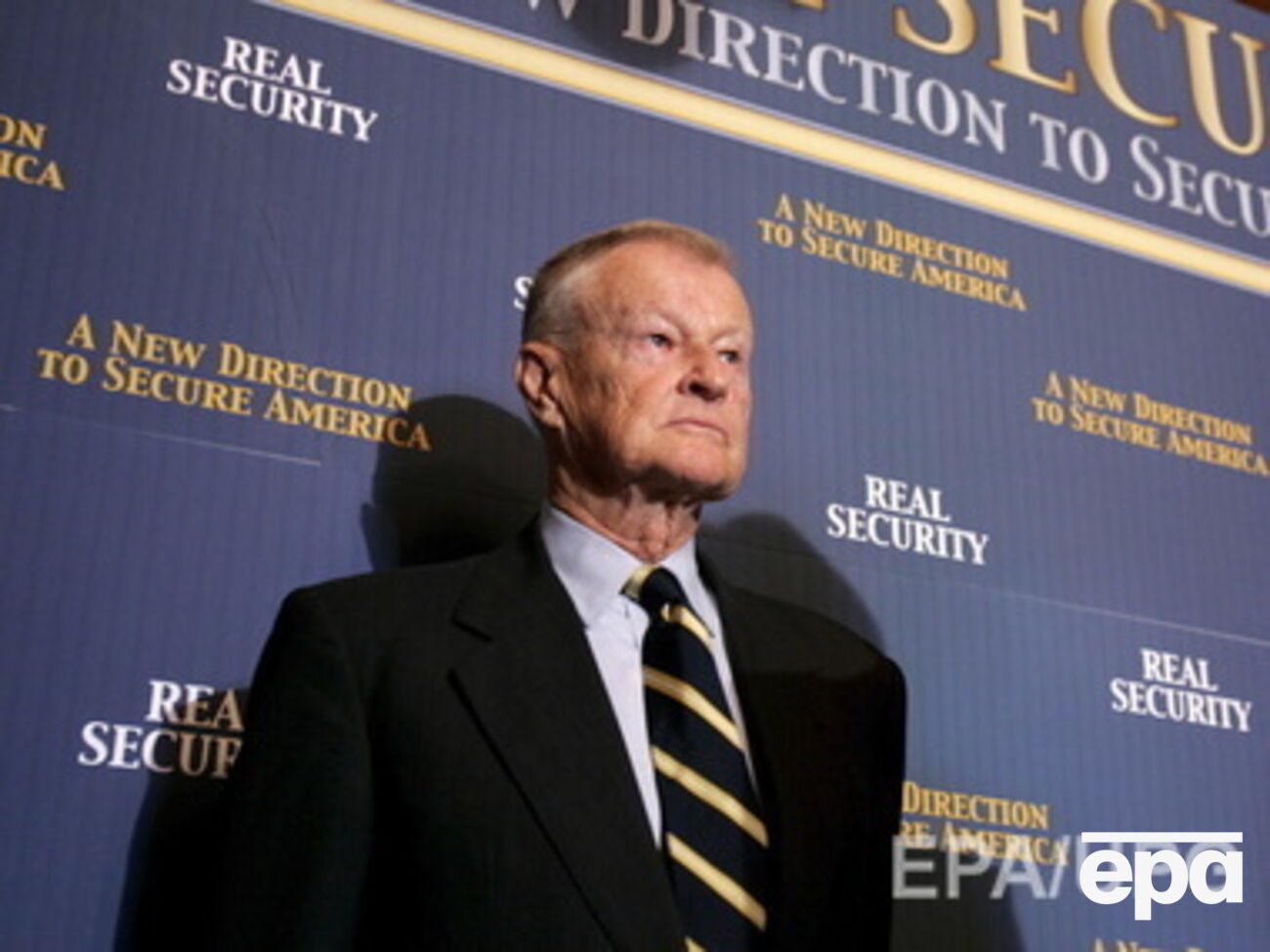 Бжезинский предлагает размещать военный контингент, состоящий из военных США, Германии, Франции и Великобритании в странах, граничащих с Россией