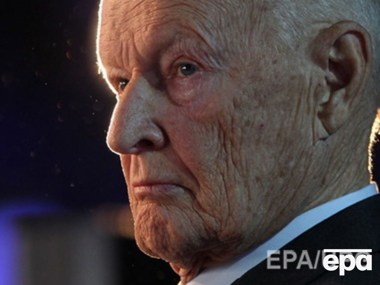 Бжезинский призвал поставлять Украине оборонное вооружение