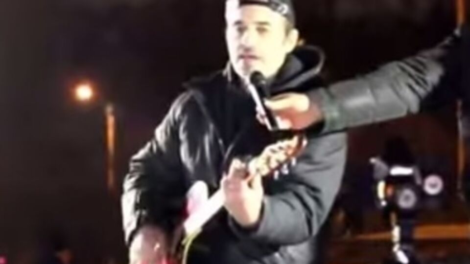 Артист и музыкант Новицкий 16 января на митинге в Санкт-Петербурге исполнил песню "Путин, хэлло"