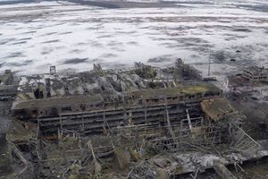 Аэропорт Донецка: уничтожить за 242 дня