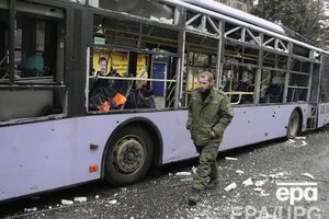 По данным ОБСЕ, в результате обстрела погибли восемь человек