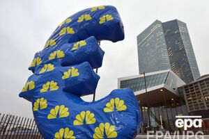 Евро и доллар уже почти сравнялись по курсу