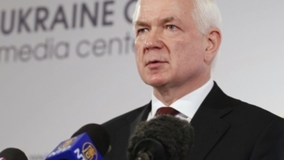 The airport should have been left when it was possible