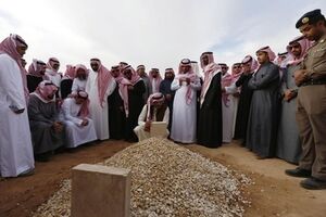Короля Саудовской Аравии Абдуллу похоронили в безымянной могиле в Эр-Рияде. Фоторепортаж