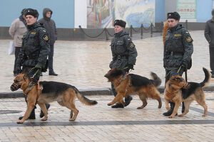 Сегодня на Михайловской площади был проведен общий инструктаж всех служб, которые будут задействованы в охране общественного порядка Киева