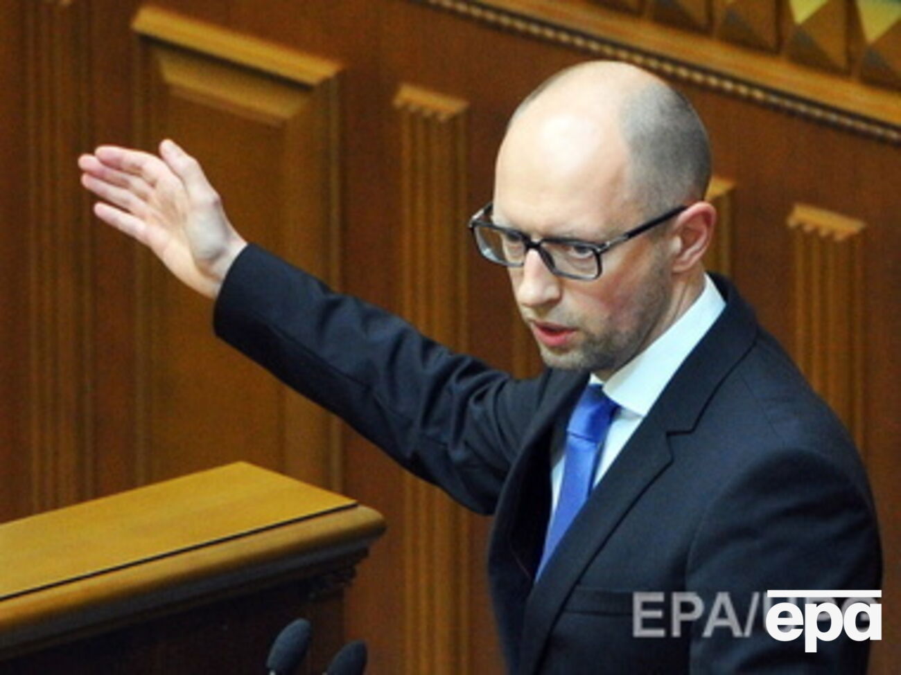 Яценюк заявил, что Россия нарушила все законы и договоренности