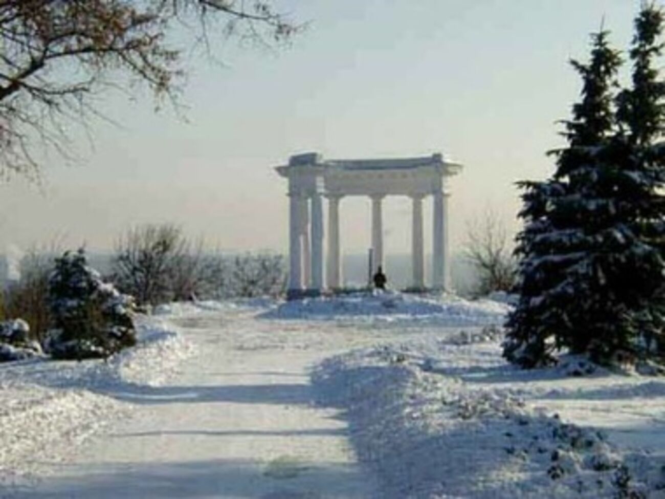 В Мариуполь отправят лекарства, продукты питания, одежду