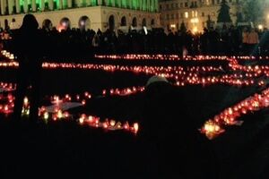 Киевляне принесут цветы и зажгут свечи