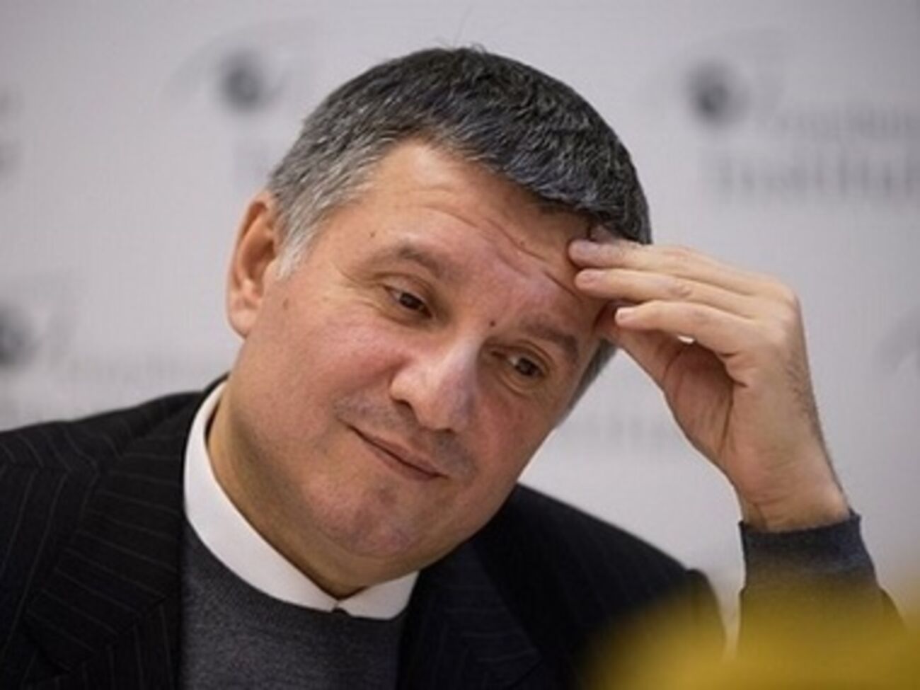 Аваков: Напряженная ситуация остается в Дебальцево, Авдеевке и Дзержинске