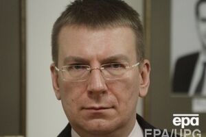 "Если РФ не предпримет шагов по деэскалации ситуации на востоке Украины, ей грозит еще большая изоляция", – заявил Ринкевичс