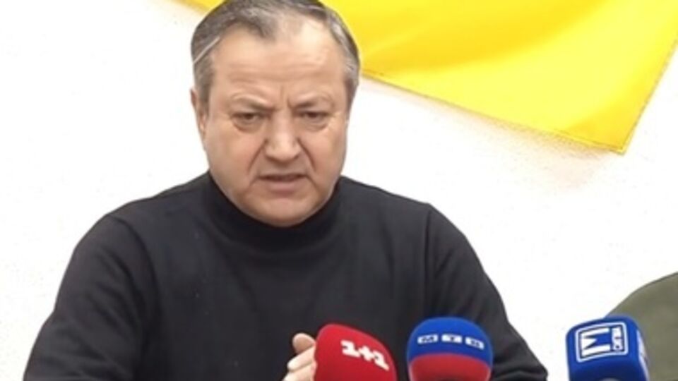 Юрий Хотлубей рассказал, что в результате обстрела в Мариуполе есть разрушения на рынках, повреждены дома, школы и детские сады