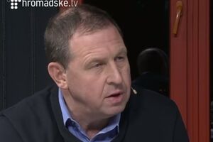 Андрей Илларионов не исключил, что вчерашний обстрел Мариуполя был "отвлекающим маневром", чтобы начать наступление по другим фронтам