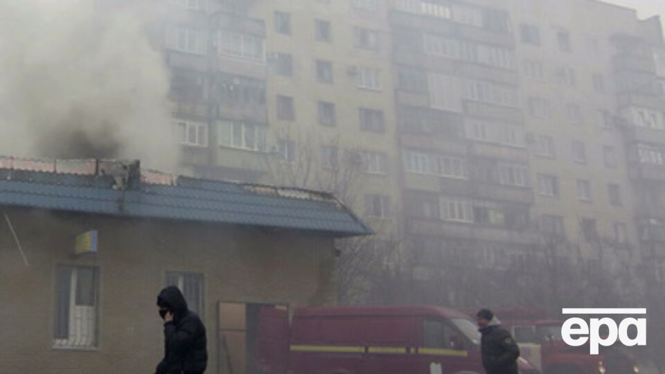 Последствия артобстрела в Мариуполе ликвидировали 100 спасателей ГСЧС