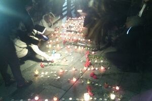 Вчера киевляне почтили память погибших мариупольцев на Майдане Незалежности