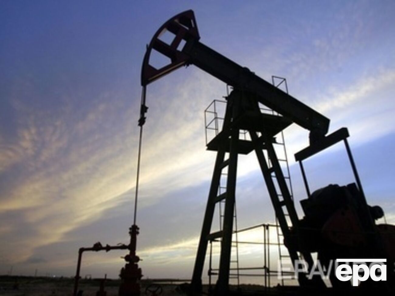 Нефть снова подешевела